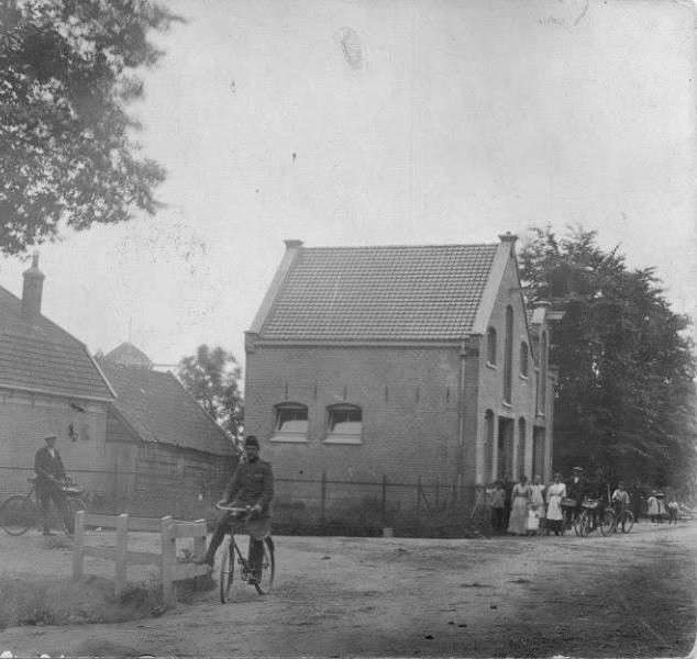 Het Graanpakhuis rond 1913 – beginpunt van onze geschiedenis in Vijfhuizen